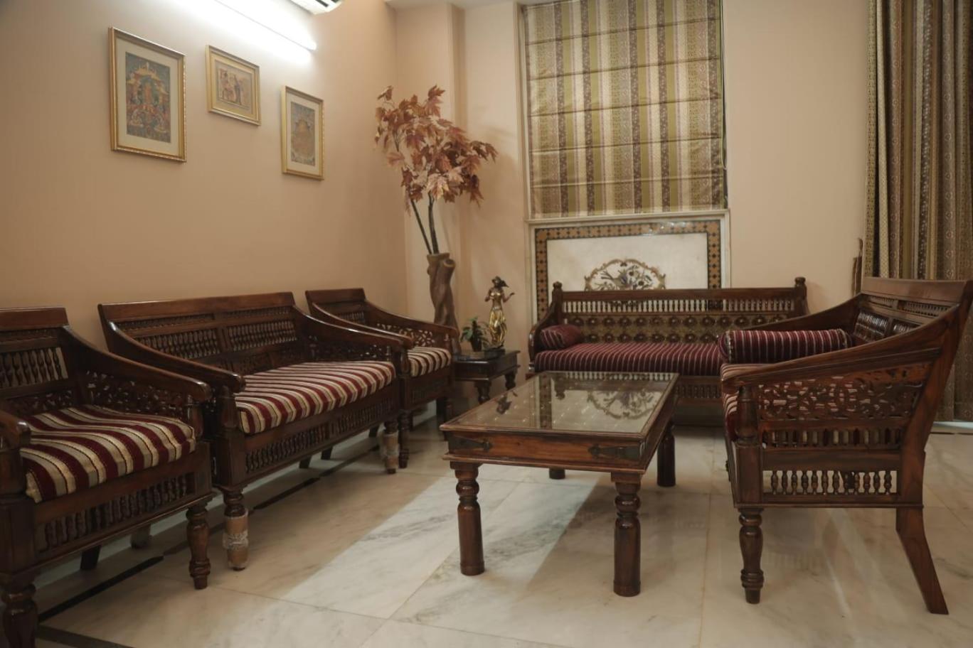 In Bb - Cum Guest house New Delhi