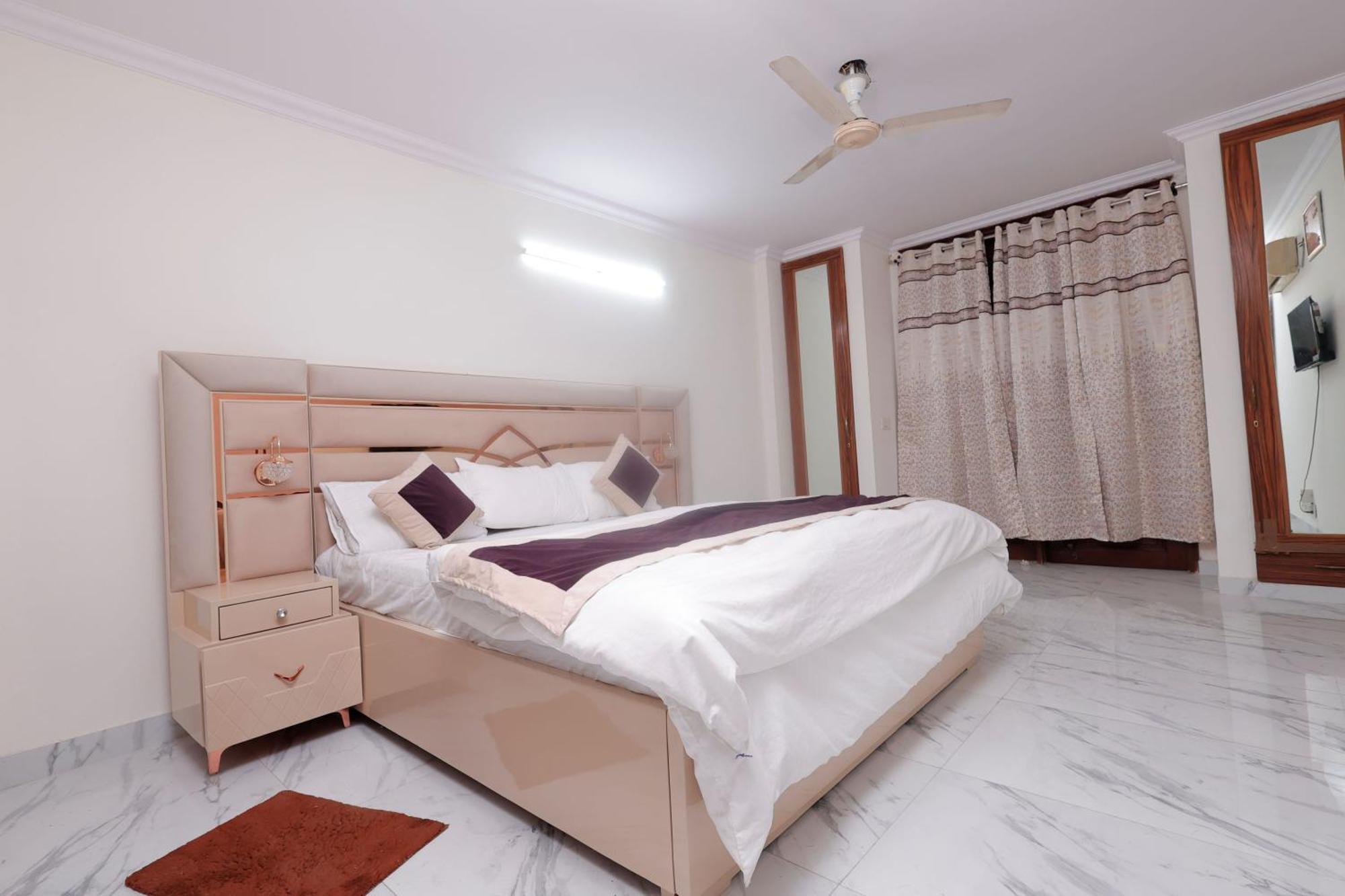 In Bb - Cum Guest house